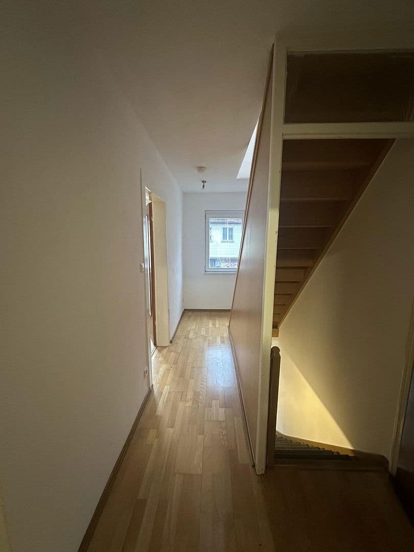 Prenájom domu 128 m², pozemek 71 m², Stuttgart, Bádensko-Wurttembersko Prenájom domu 128 m², pozemek 71 m², Stuttgart, Bádensko-Wurttembersko