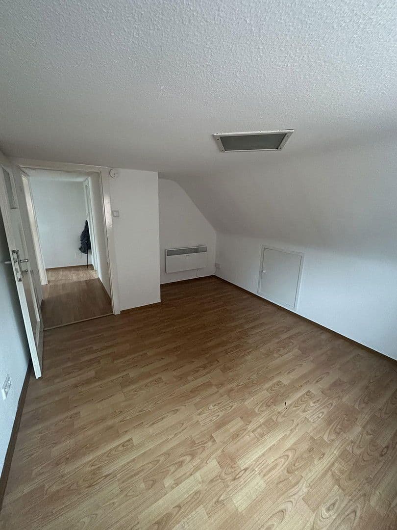 Prenájom domu 128 m², pozemek 71 m², Stuttgart, Bádensko-Wurttembersko Prenájom domu 128 m², pozemek 71 m², Stuttgart, Bádensko-Wurttembersko