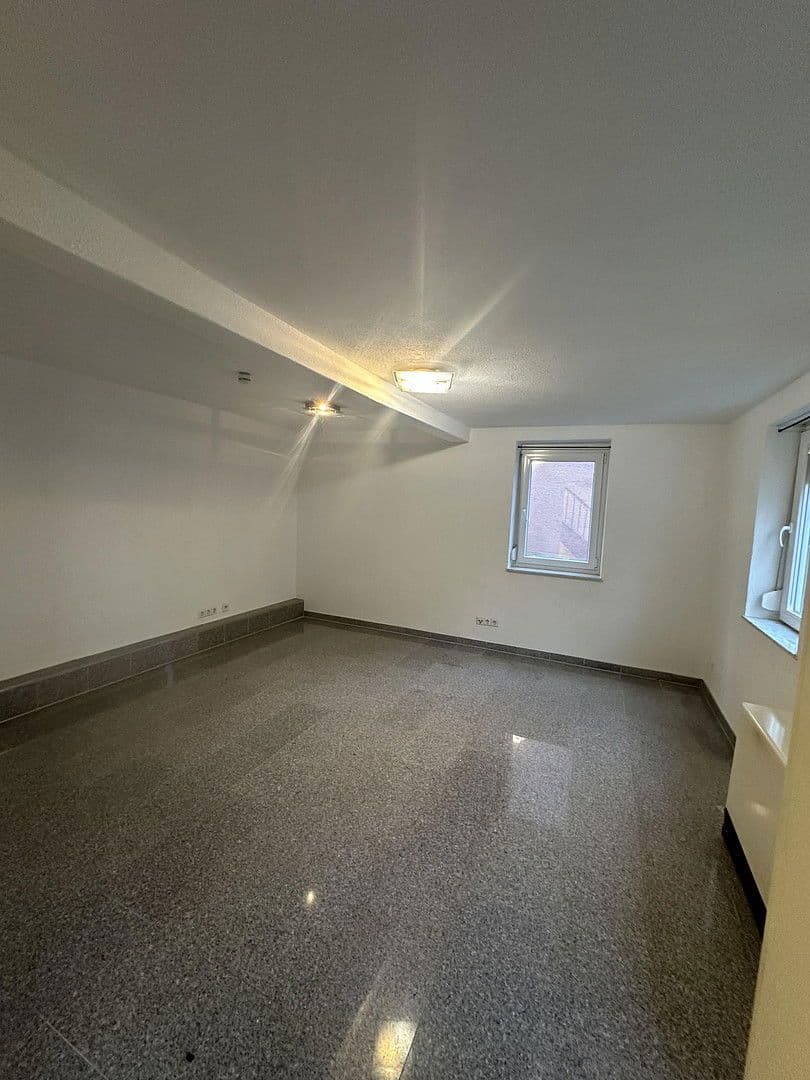 Prenájom domu 128 m², pozemek 71 m², Stuttgart, Bádensko-Wurttembersko Prenájom domu 128 m², pozemek 71 m², Stuttgart, Bádensko-Wurttembersko