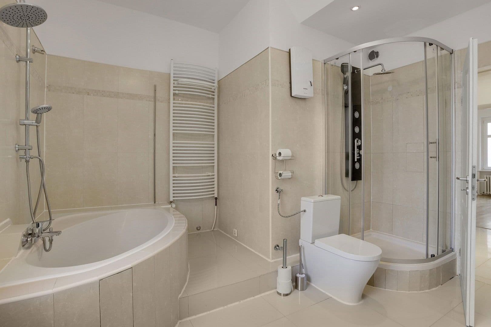 Predaj bytu 3-izbový 100 m², Togostr., Berlin, Berlín Predaj bytu 3-izbový 100 m², Togostr., Berlin, Berlín