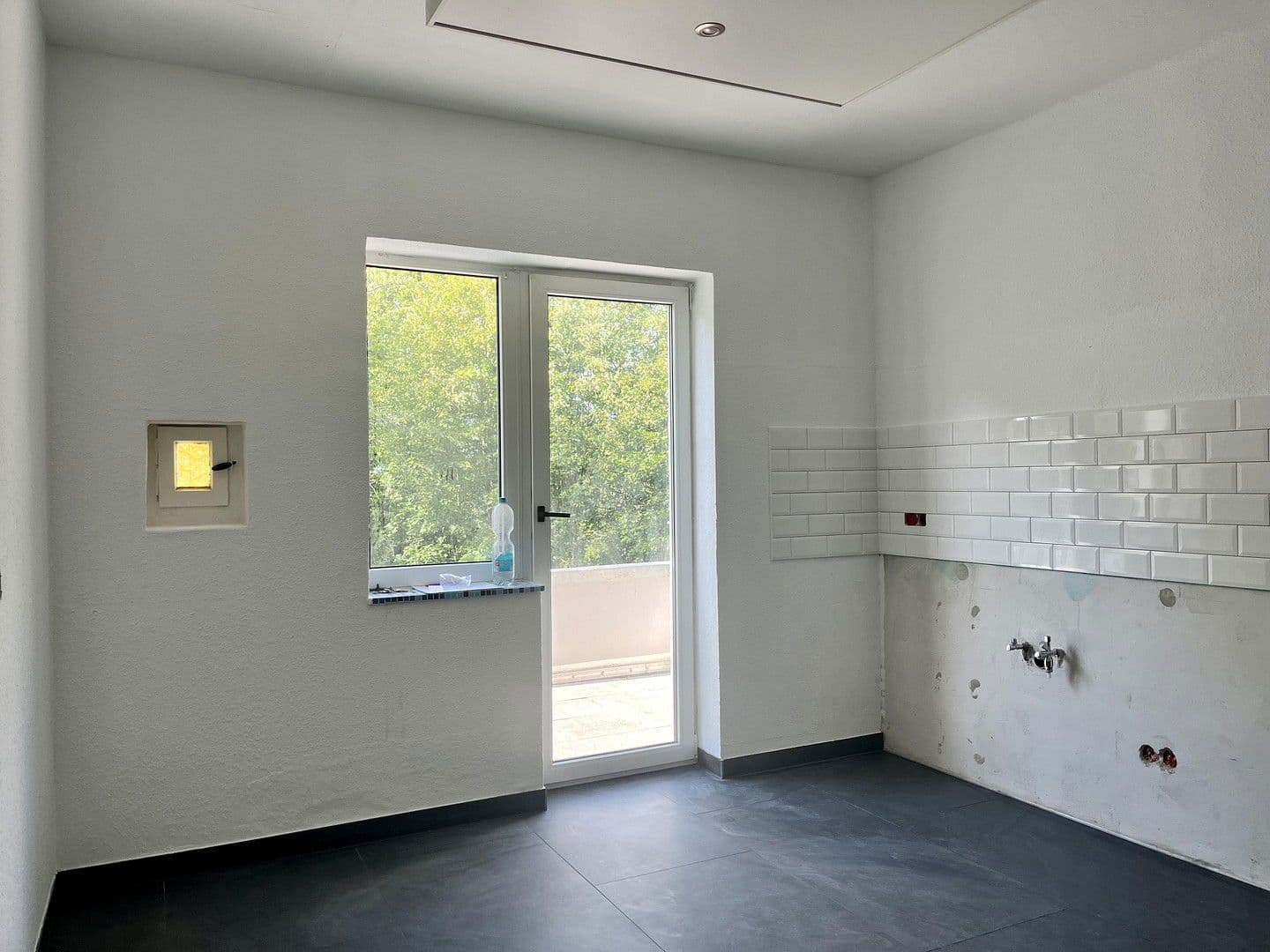 Prenájom bytu 4-izbový 91 m², Mönckebergallee, Hannover, Dolné Sasko Prenájom bytu 4-izbový 91 m², Mönckebergallee, Hannover, Dolné Sasko