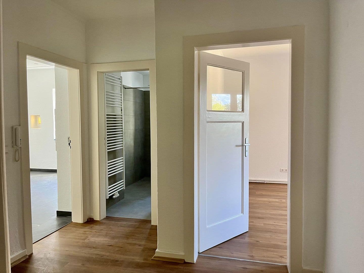 Prenájom bytu 4-izbový 91 m², Mönckebergallee, Hannover, Dolné Sasko Prenájom bytu 4-izbový 91 m², Mönckebergallee, Hannover, Dolné Sasko