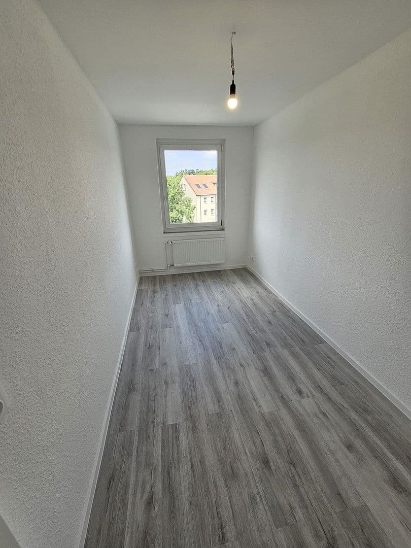 Prenájom bytu 3-izbový 57 m², Am Park 4, Markkleeberg, Sasko Prenájom bytu 3-izbový 57 m², Am Park 4, Markkleeberg, Sasko