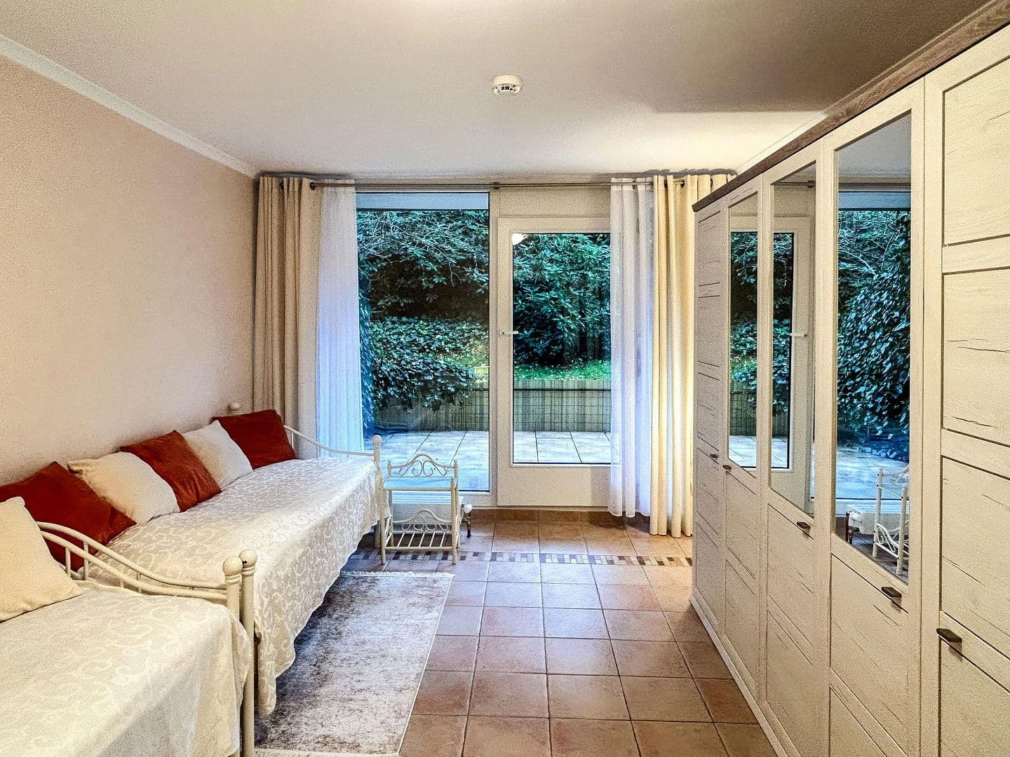 Prenájom bytu 3-izbový 114 m², Hamburg, Hamburg Prenájom bytu 3-izbový 114 m², Hamburg, Hamburg