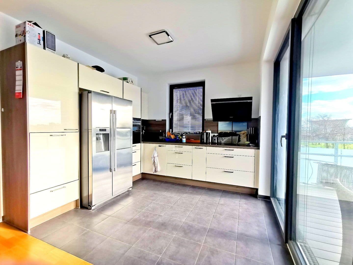 Prenájom bytu 4-izbový 105 m², Abraham-Lincoln-Allee 18, Mannheim, Bádensko-Wurttembersko Prenájom bytu 4-izbový 105 m², Abraham-Lincoln-Allee 18, Mannheim, Bádensko-Wurttembersko