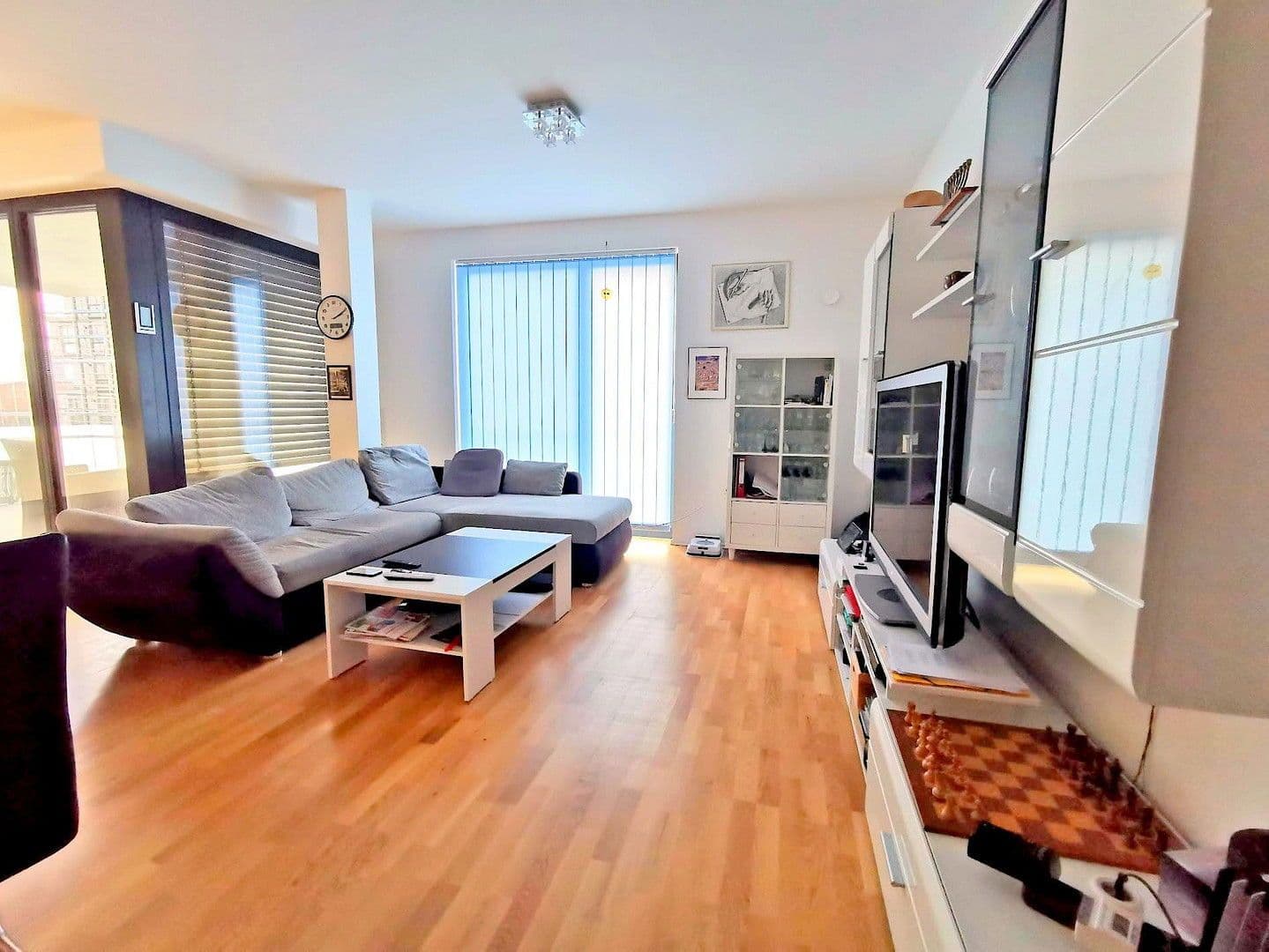 Prenájom bytu 4-izbový 105 m², Abraham-Lincoln-Allee 18, Mannheim, Bádensko-Wurttembersko Prenájom bytu 4-izbový 105 m², Abraham-Lincoln-Allee 18, Mannheim, Bádensko-Wurttembersko