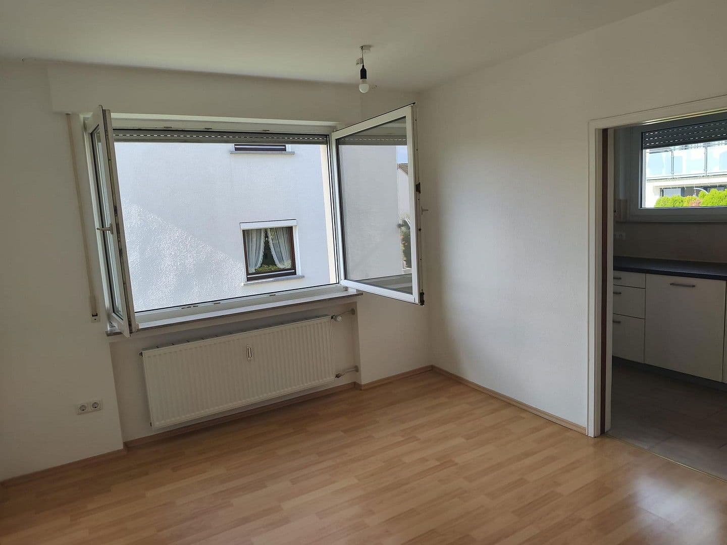 Predaj domu 239 m², pozemek 712 m², Friedrichshafen, Bádensko-Wurttembersko Predaj domu 239 m², pozemek 712 m², Friedrichshafen, Bádensko-Wurttembersko
