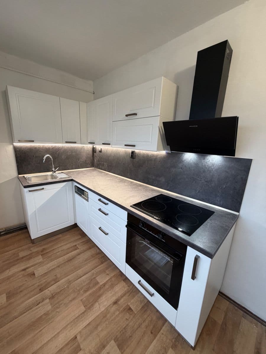 Prenájom bytu 2-izbový 52 m², Bučina, Prachovice, Pardubický kraj Prenájom bytu 2-izbový 52 m², Bučina, Prachovice, Pardubický kraj