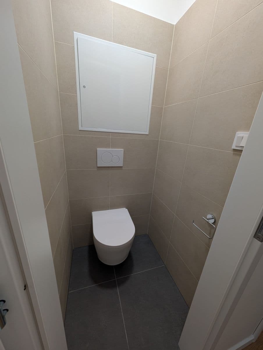 Prenájom bytu 3-izbový 76 m², Rosečská, Praha, Praha Prenájom bytu 3-izbový 76 m², Rosečská, Praha, Praha