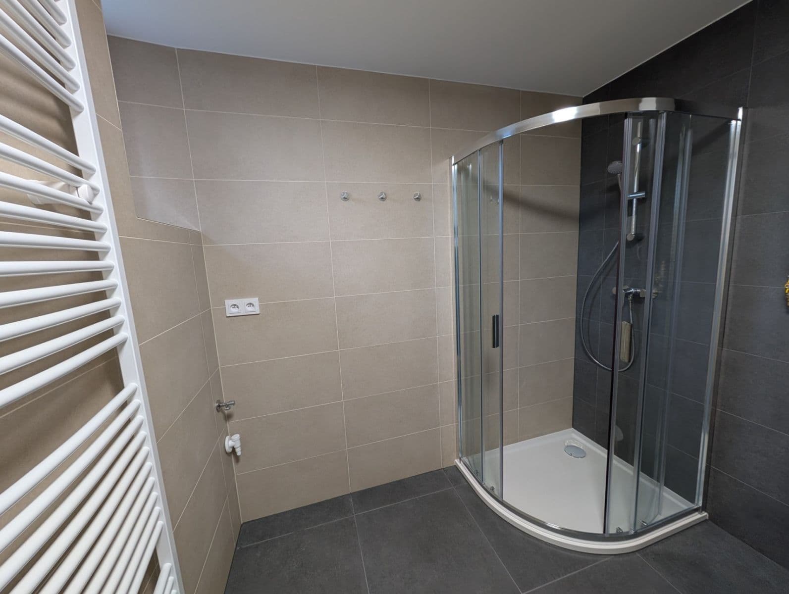 Prenájom bytu 3-izbový 76 m², Rosečská, Praha, Praha Prenájom bytu 3-izbový 76 m², Rosečská, Praha, Praha