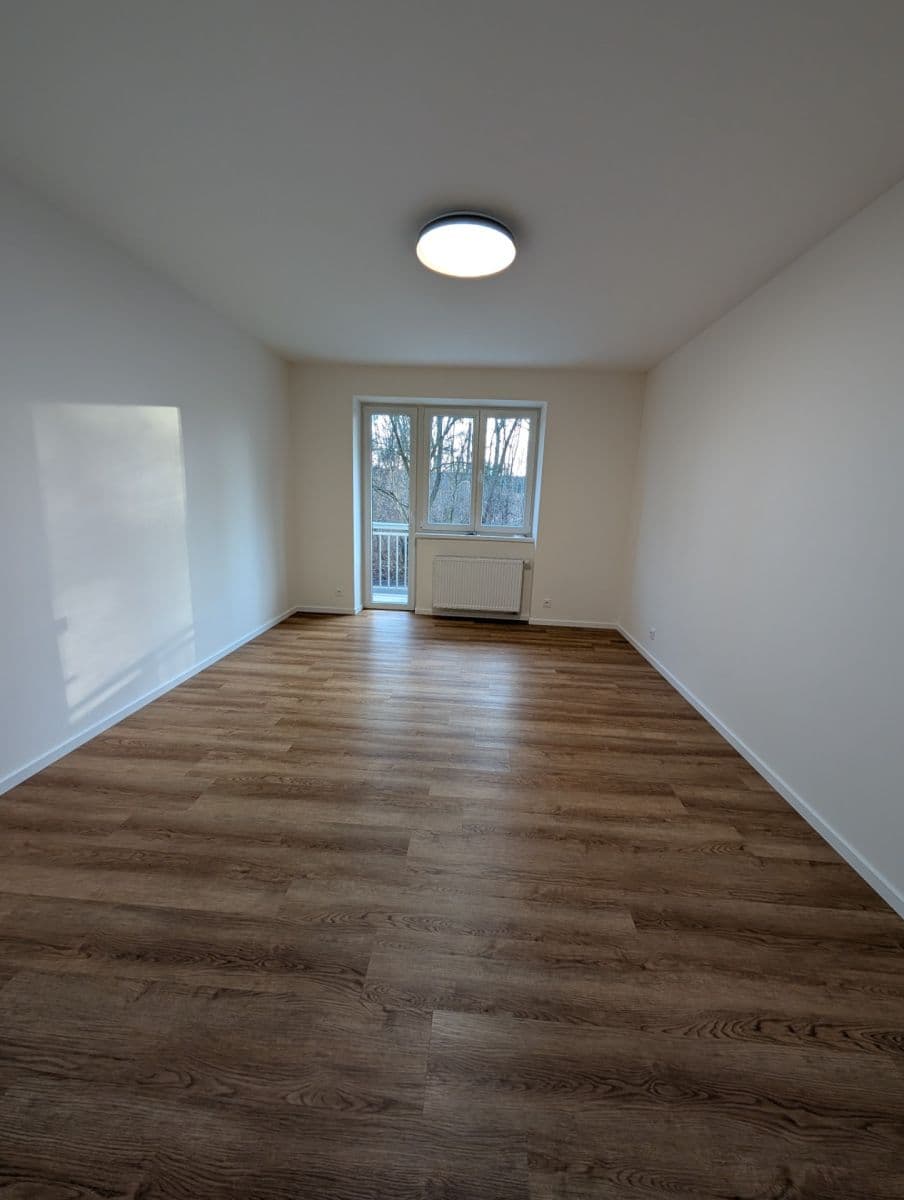 Prenájom bytu 3-izbový 76 m², Rosečská, Praha, Praha Prenájom bytu 3-izbový 76 m², Rosečská, Praha, Praha
