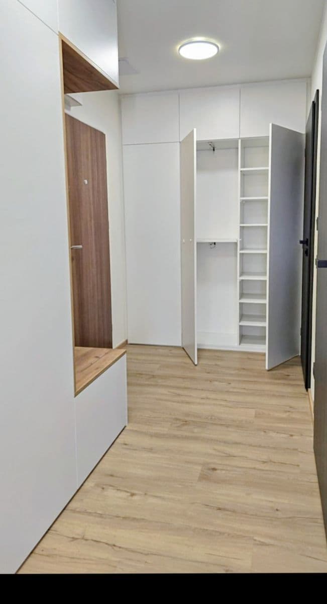 Prenájom bytu 4-izbový 61 m², Tavolníková, Praha, Praha Prenájom bytu 4-izbový 61 m², Tavolníková, Praha, Praha