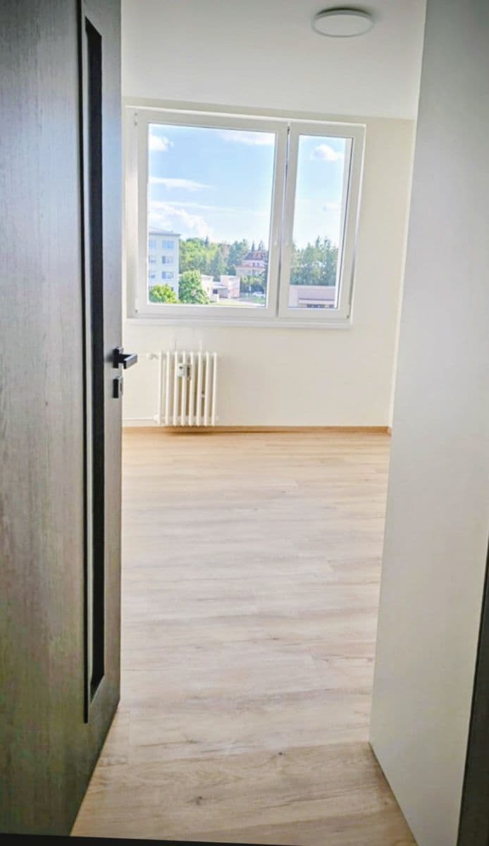 Prenájom bytu 4-izbový 61 m², Tavolníková, Praha, Praha Prenájom bytu 4-izbový 61 m², Tavolníková, Praha, Praha
