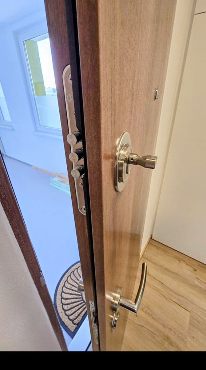 Prenájom bytu 4-izbový 61 m², Tavolníková, Praha, Praha Prenájom bytu 4-izbový 61 m², Tavolníková, Praha, Praha