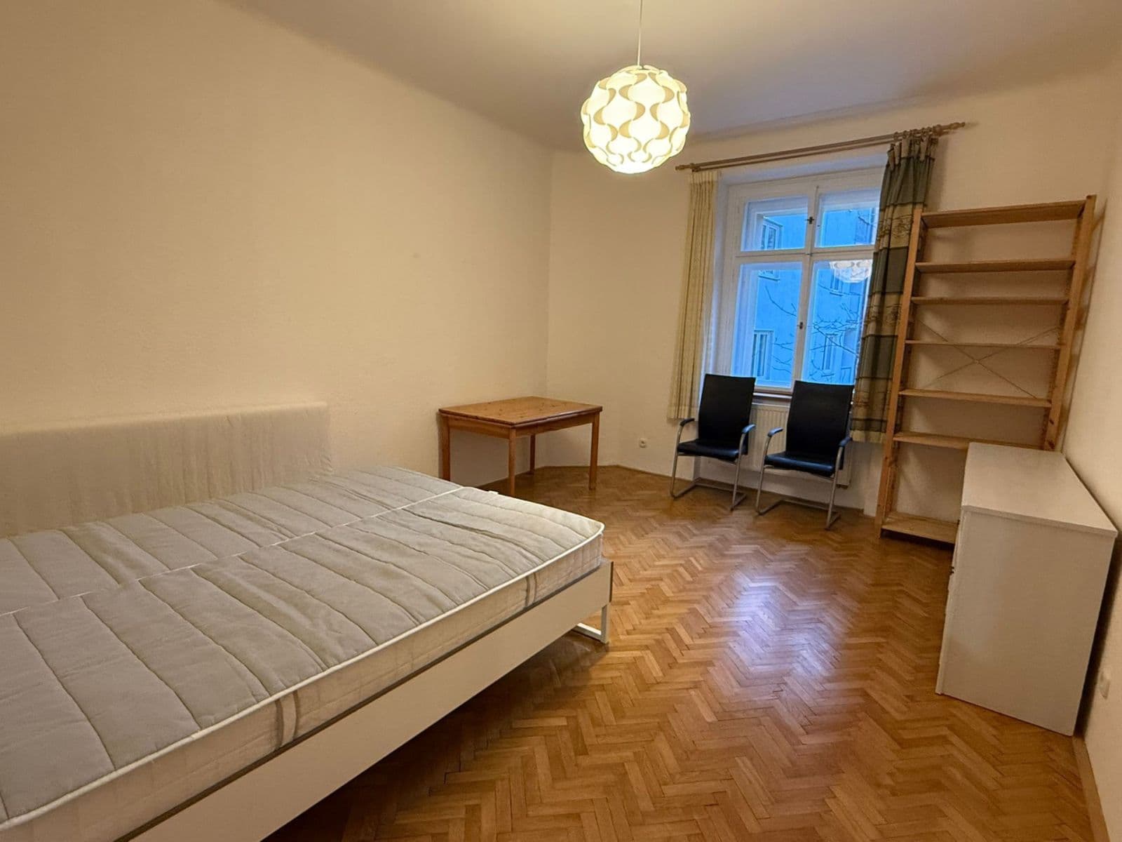 Prenájom bytu 3-izbový 98 m², Slovinská, Praha, Praha Prenájom bytu 3-izbový 98 m², Slovinská, Praha, Praha