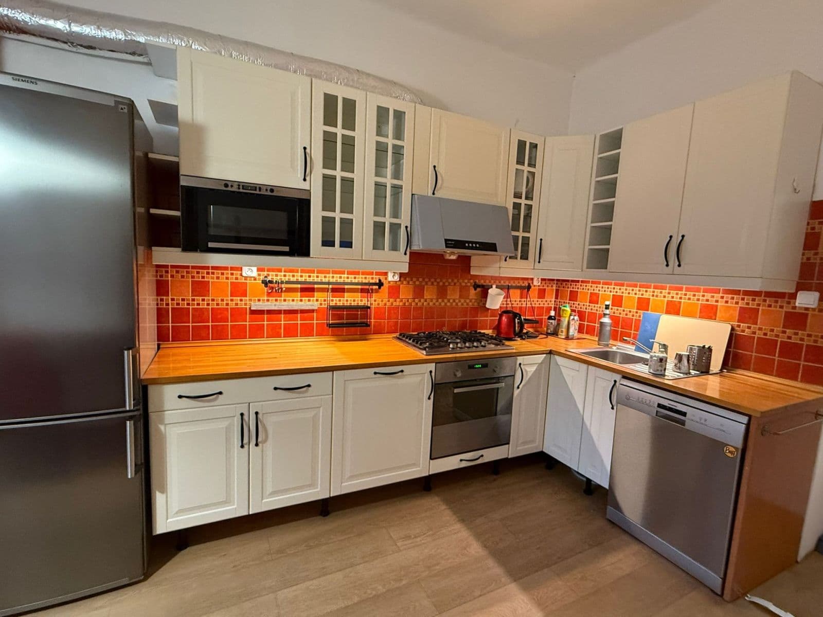 Prenájom bytu 3-izbový 98 m², Slovinská, Praha, Praha Prenájom bytu 3-izbový 98 m², Slovinská, Praha, Praha