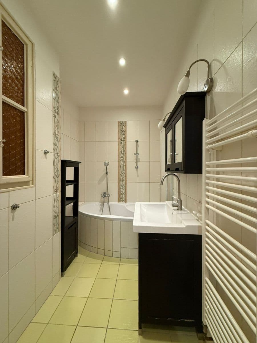 Prenájom bytu 3-izbový 98 m², Slovinská, Praha, Praha Prenájom bytu 3-izbový 98 m², Slovinská, Praha, Praha