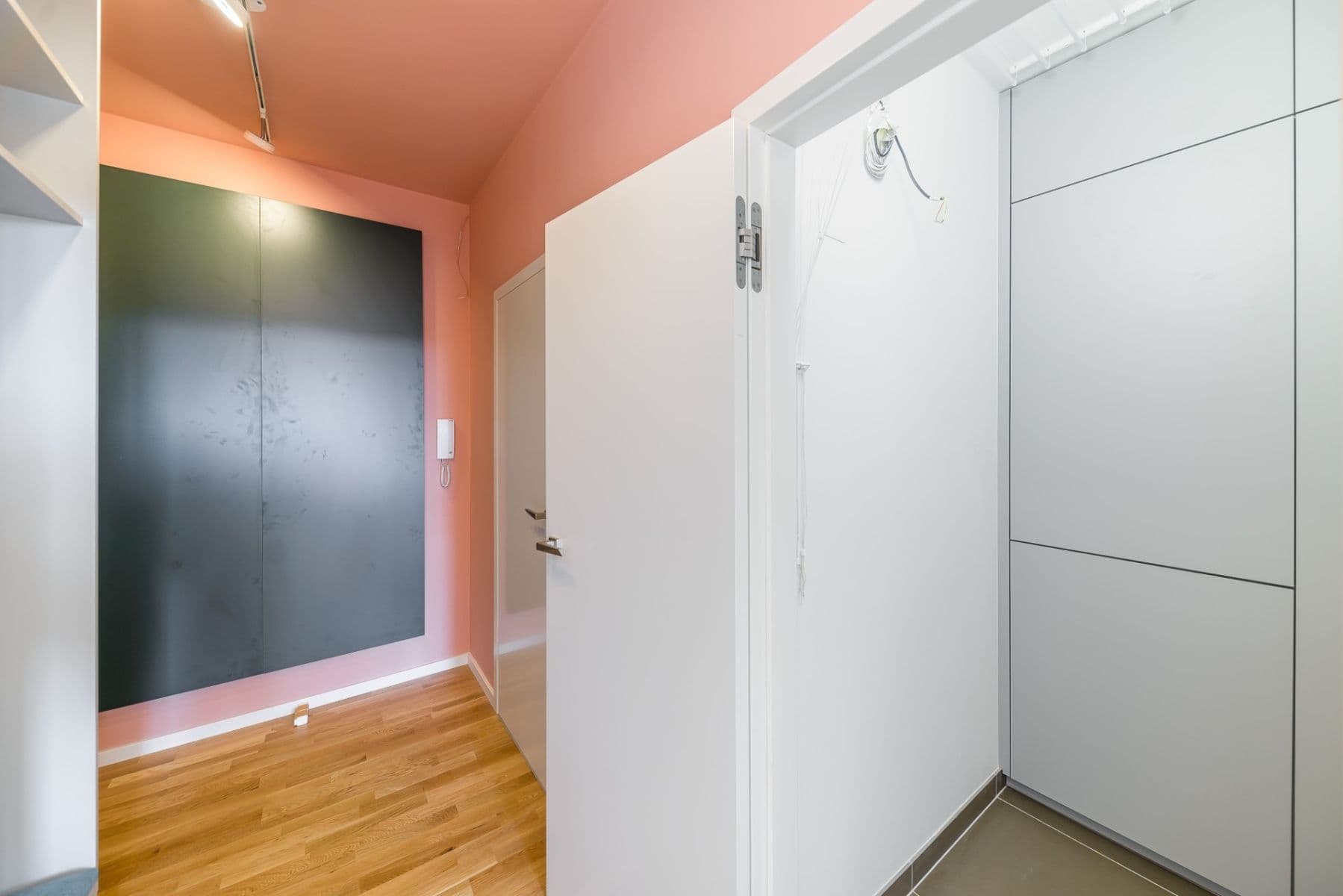 Prenájom bytu 2-izbový 63 m², Na Farkáně Ⅰ, Praha, Praha Prenájom bytu 2-izbový 63 m², Na Farkáně Ⅰ, Praha, Praha