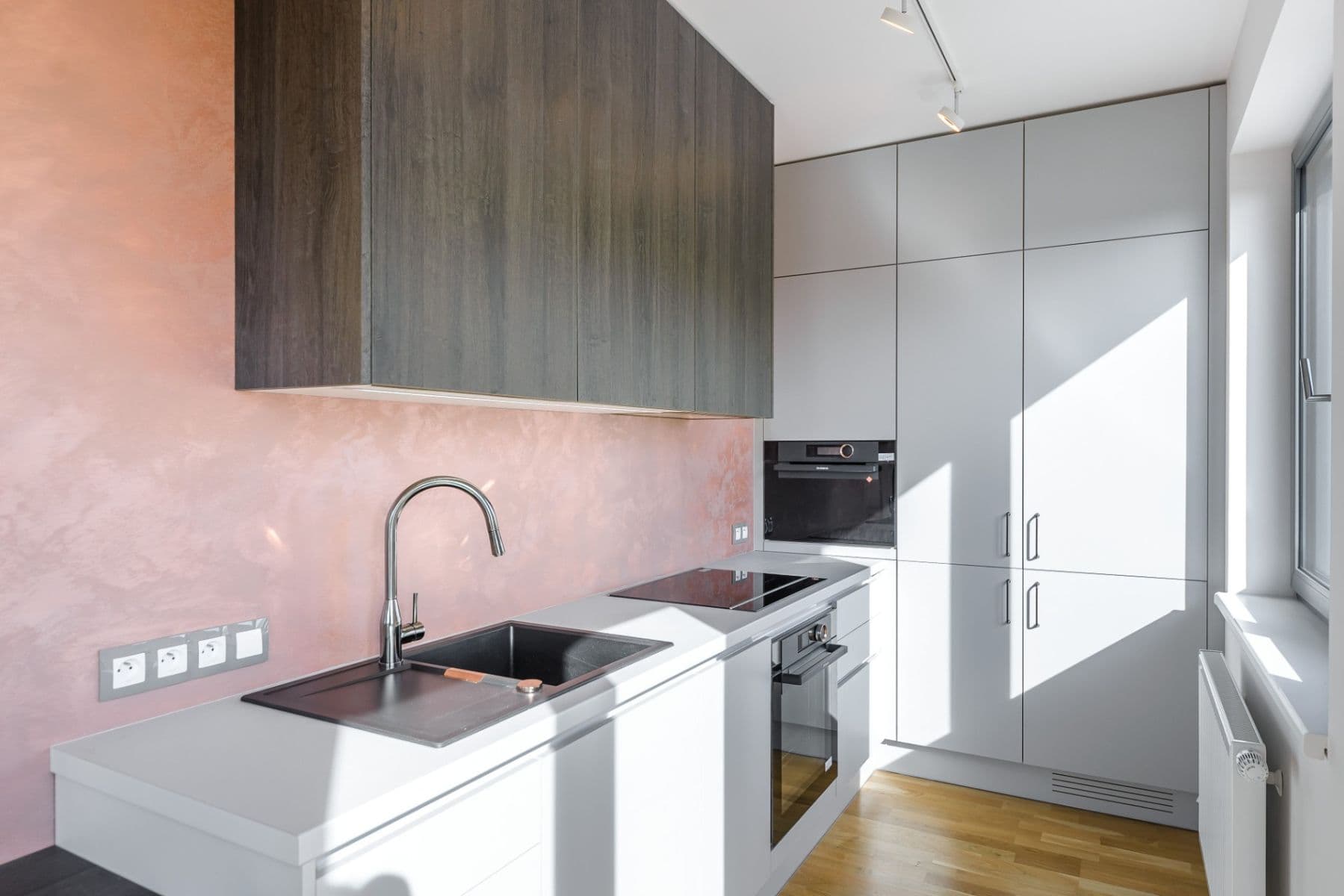 Prenájom bytu 2-izbový 63 m², Na Farkáně Ⅰ, Praha, Praha Prenájom bytu 2-izbový 63 m², Na Farkáně Ⅰ, Praha, Praha