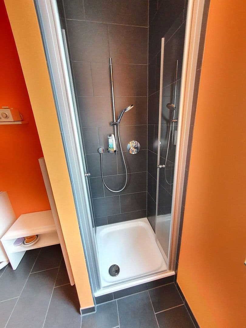 Prenájom bytu 4-izbový 142 m², Frankfurt am Main, Hesensko Prenájom bytu 4-izbový 142 m², Frankfurt am Main, Hesensko