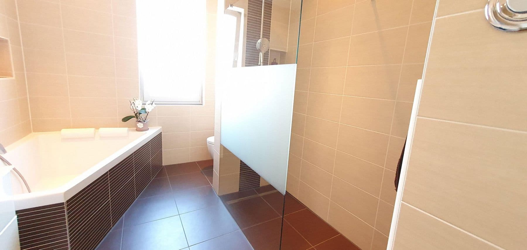 Prenájom bytu 4-izbový 142 m², Frankfurt am Main, Hesensko Prenájom bytu 4-izbový 142 m², Frankfurt am Main, Hesensko