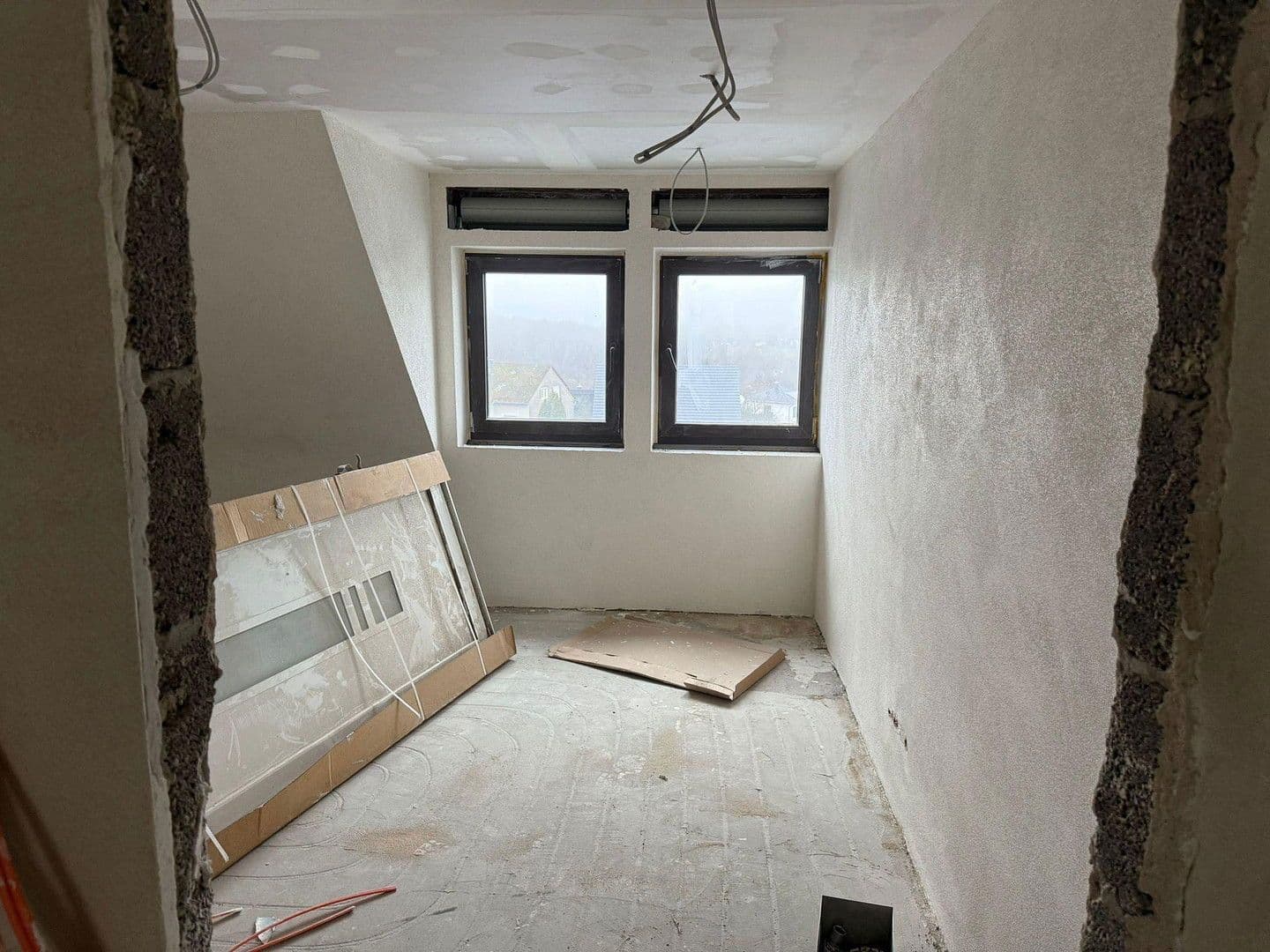 Prenájom bytu 4-izbový 115 m², Norath, Porýnie-Falcko Prenájom bytu 4-izbový 115 m², Norath, Porýnie-Falcko