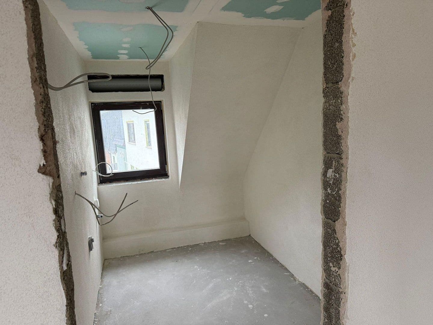 Prenájom bytu 4-izbový 115 m², Norath, Porýnie-Falcko Prenájom bytu 4-izbový 115 m², Norath, Porýnie-Falcko