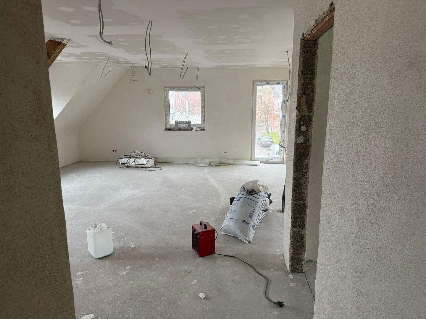 Prenájom bytu 4-izbový 115 m², Norath, Porýnie-Falcko Prenájom bytu 4-izbový 115 m², Norath, Porýnie-Falcko