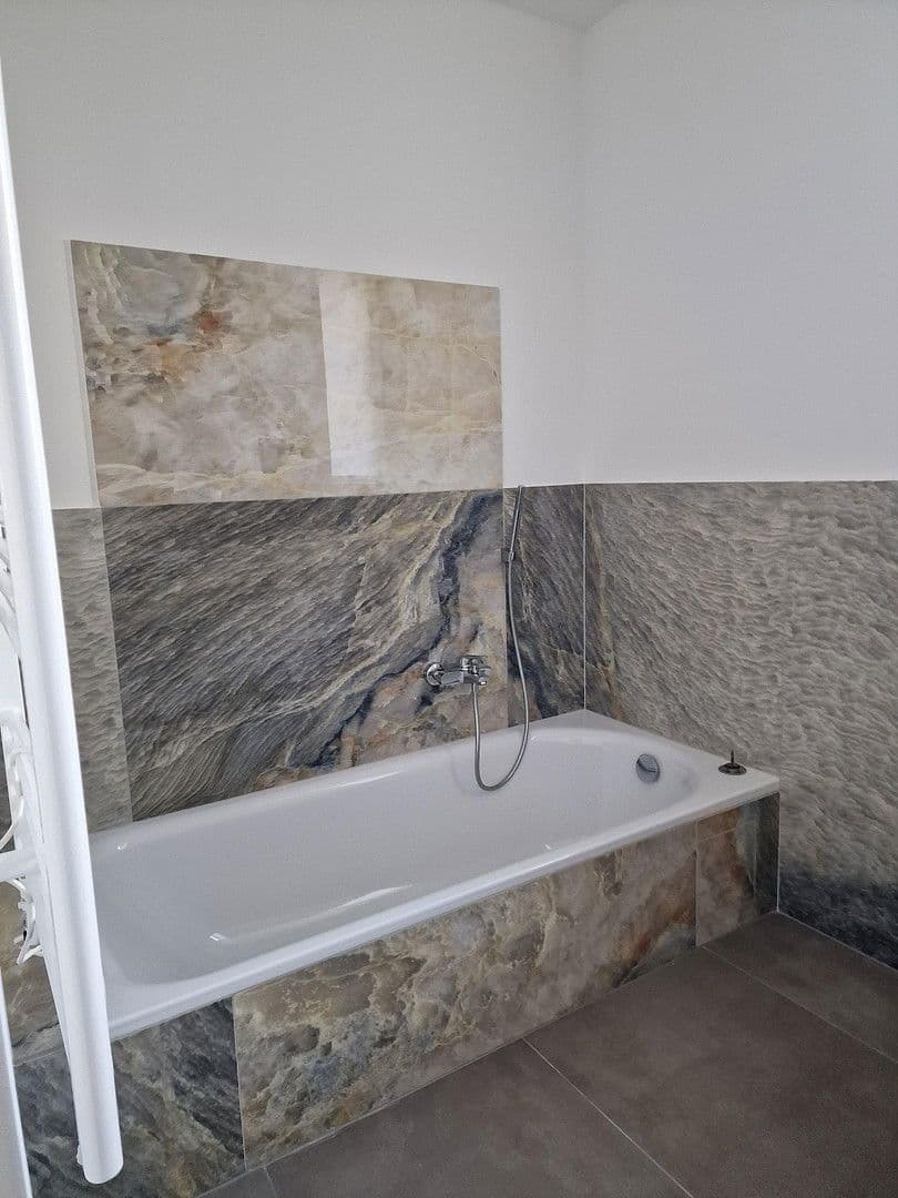 Prenájom bytu 6-izbový 166 m², Luchemerstrasse, Langerwehe, Severné Porýnie - Westfálsko Prenájom bytu 6-izbový 166 m², Luchemerstrasse, Langerwehe, Severné Porýnie - Westfálsko