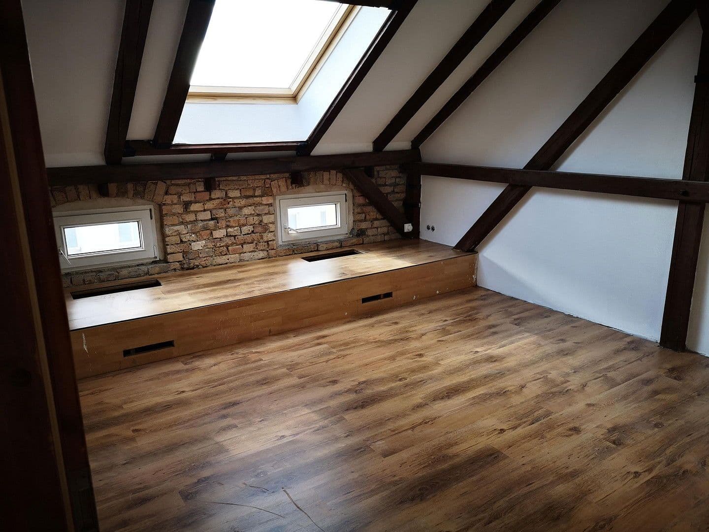 Prenájom bytu 5-izbový 118 m², Thomasiusstraße 7, Halle, Sasko-Anhaltsko Prenájom bytu 5-izbový 118 m², Thomasiusstraße 7, Halle, Sasko-Anhaltsko