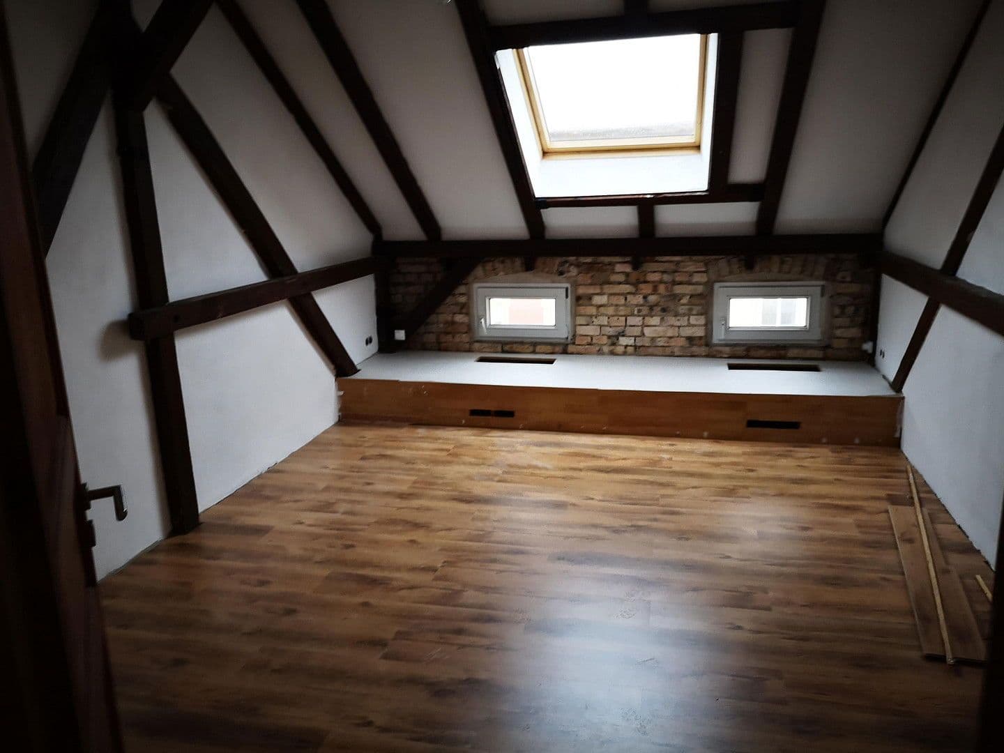 Prenájom bytu 5-izbový 118 m², Thomasiusstraße 7, Halle, Sasko-Anhaltsko Prenájom bytu 5-izbový 118 m², Thomasiusstraße 7, Halle, Sasko-Anhaltsko