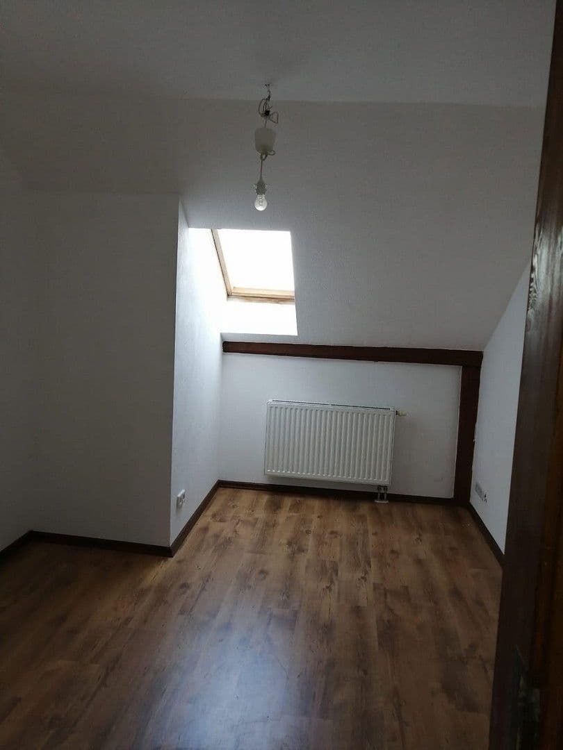 Prenájom bytu 5-izbový 118 m², Thomasiusstraße 7, Halle, Sasko-Anhaltsko Prenájom bytu 5-izbový 118 m², Thomasiusstraße 7, Halle, Sasko-Anhaltsko