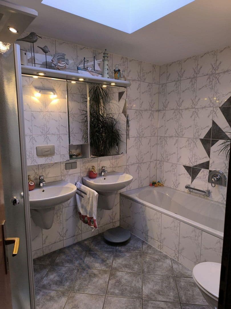 Predaj domu 145 m², pozemek 250 m², Kornwestheim, Bádensko-Wurttembersko Predaj domu 145 m², pozemek 250 m², Kornwestheim, Bádensko-Wurttembersko