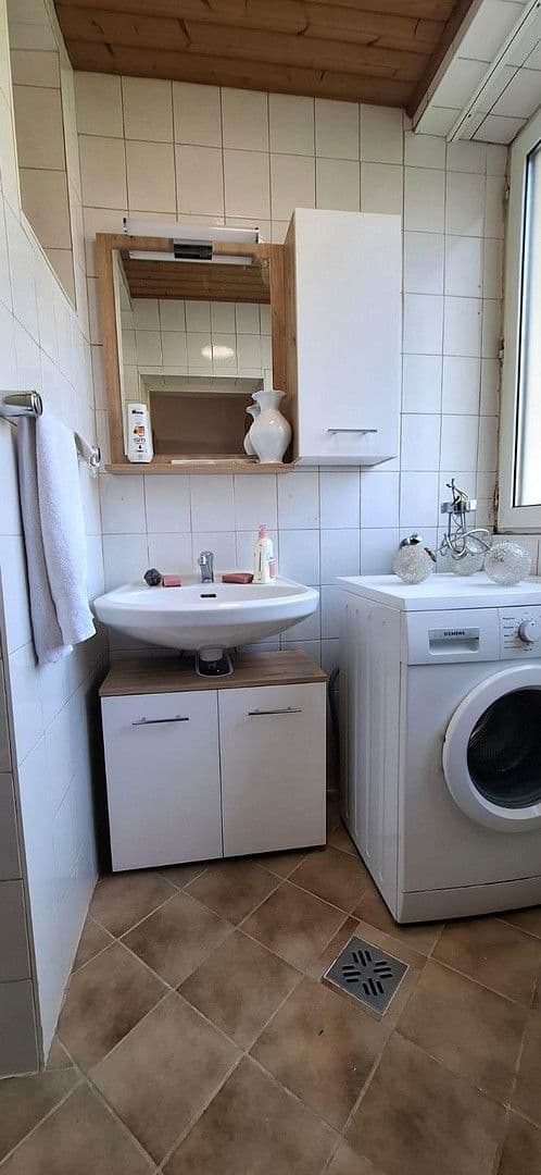 Prenájom bytu 1-izbový 42 m², Bruck an der Mur, Štajersko Prenájom bytu 1-izbový 42 m², Bruck an der Mur, Štajersko