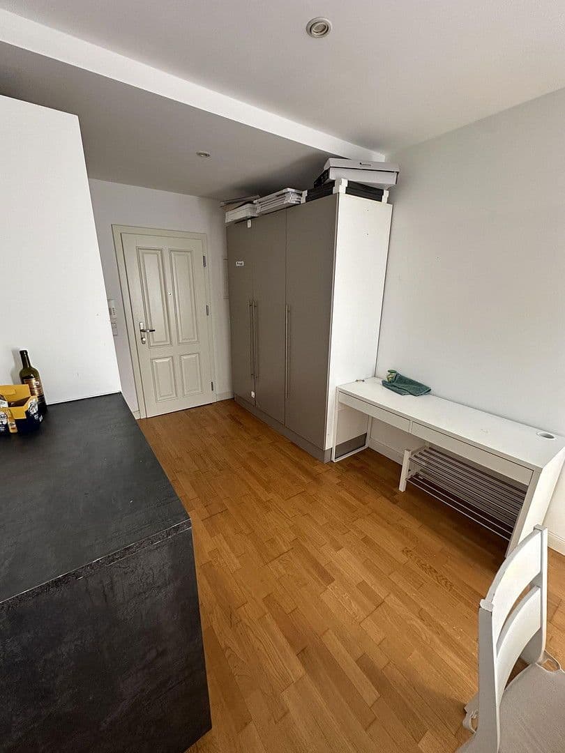 Prenájom bytu 1-izbový 50 m², Ludwigsburg, Bádensko-Wurttembersko Prenájom bytu 1-izbový 50 m², Ludwigsburg, Bádensko-Wurttembersko