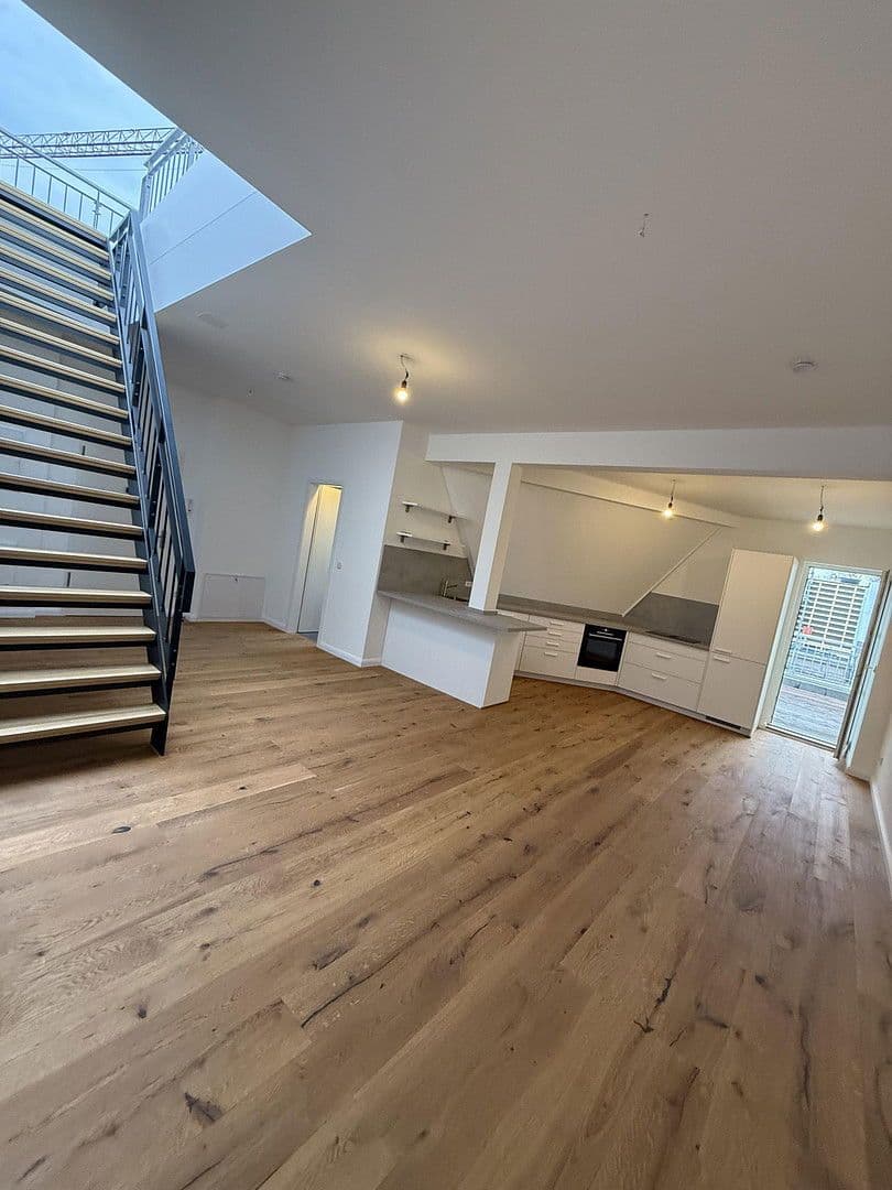 Prenájom bytu 2-izbový 87 m², Rheinstraße, Berlin, Berlín Prenájom bytu 2-izbový 87 m², Rheinstraße, Berlin, Berlín