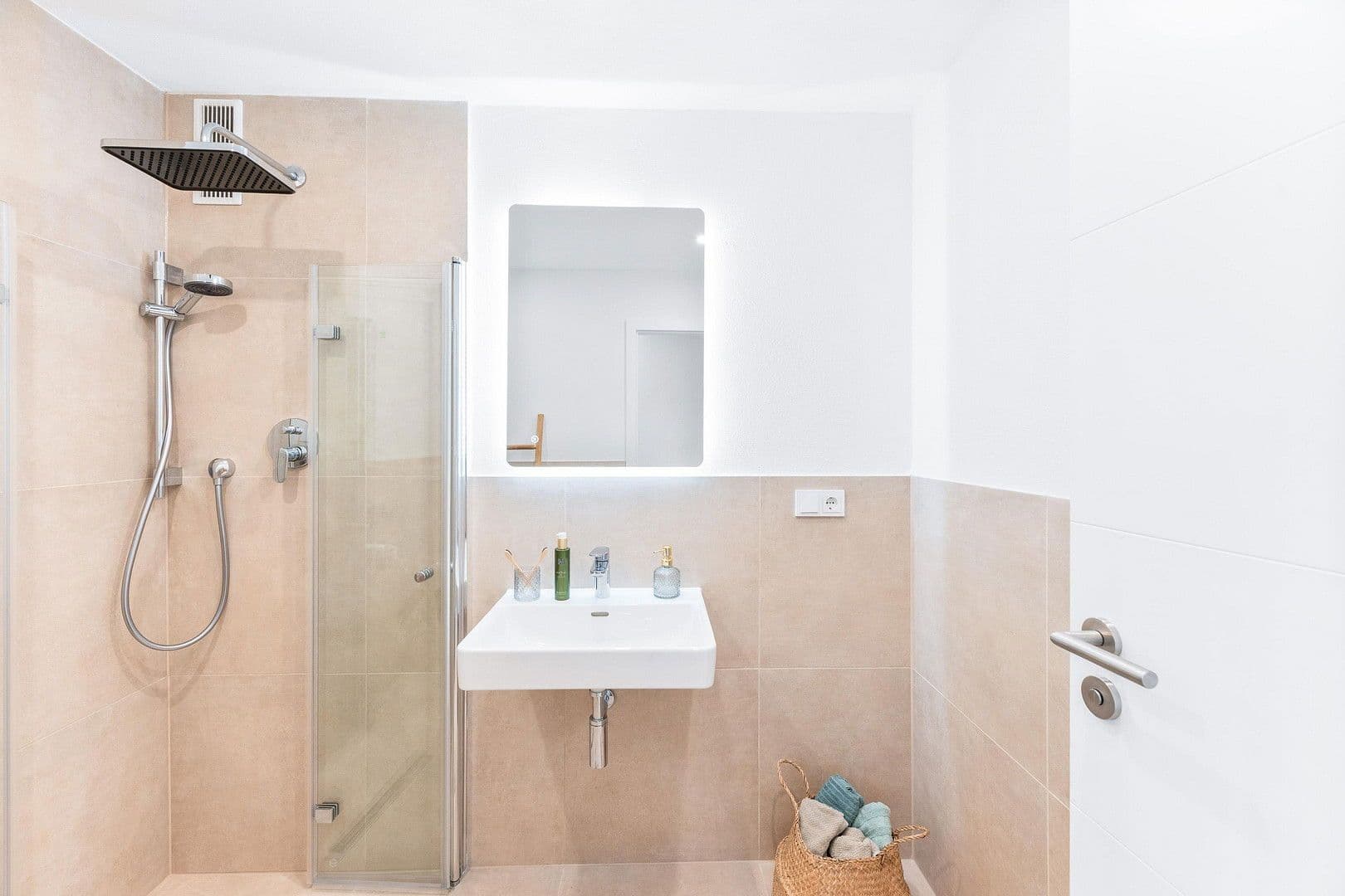 Predaj bytu 3-izbový 78 m², Stuttgart, Bádensko-Wurttembersko Predaj bytu 3-izbový 78 m², Stuttgart, Bádensko-Wurttembersko