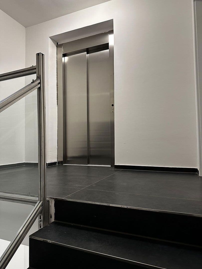 Prenájom bytu 3-izbový 116 m², Bochum, Severné Porýnie - Westfálsko Prenájom bytu 3-izbový 116 m², Bochum, Severné Porýnie - Westfálsko