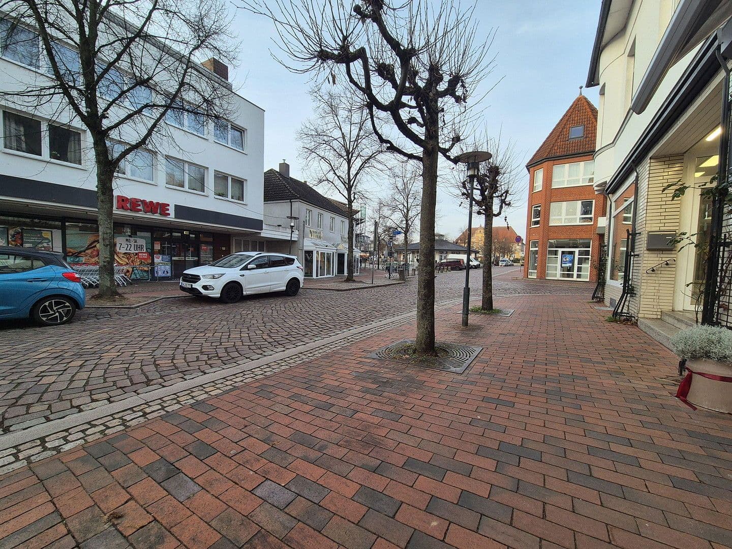 Prenájom nebytového priestoru 126 m², Bahnhofstr. 2, Bad Schwartau, Šlezvicko-Holštajnsko Prenájom nebytového priestoru 126 m², Bahnhofstr. 2, Bad Schwartau, Šlezvicko-Holštajnsko