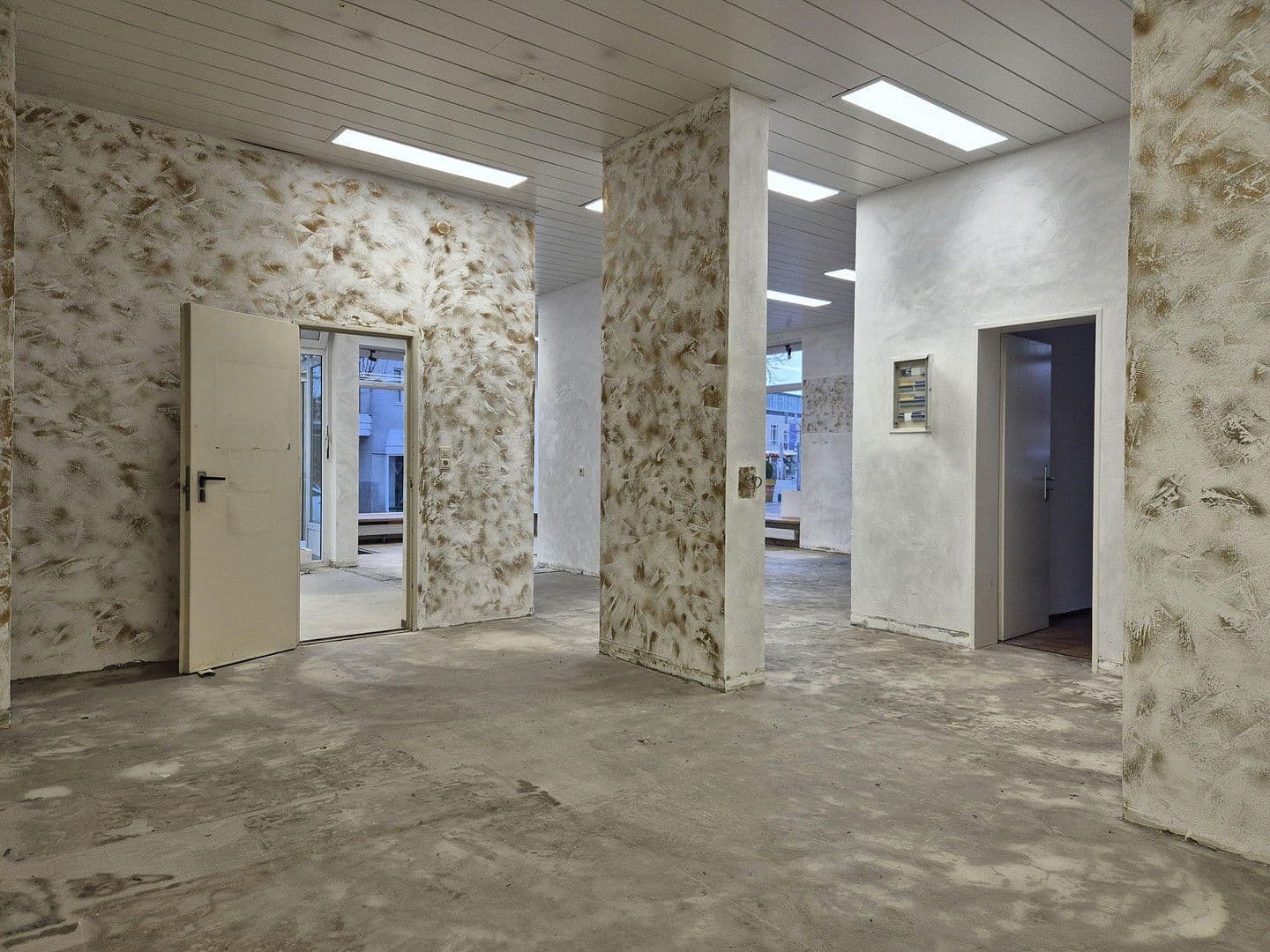 Prenájom nebytového priestoru 126 m², Bahnhofstr. 2, Bad Schwartau, Šlezvicko-Holštajnsko Prenájom nebytového priestoru 126 m², Bahnhofstr. 2, Bad Schwartau, Šlezvicko-Holštajnsko