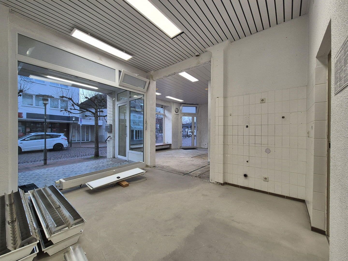 Prenájom nebytového priestoru 126 m², Bahnhofstr. 2, Bad Schwartau, Šlezvicko-Holštajnsko Prenájom nebytového priestoru 126 m², Bahnhofstr. 2, Bad Schwartau, Šlezvicko-Holštajnsko