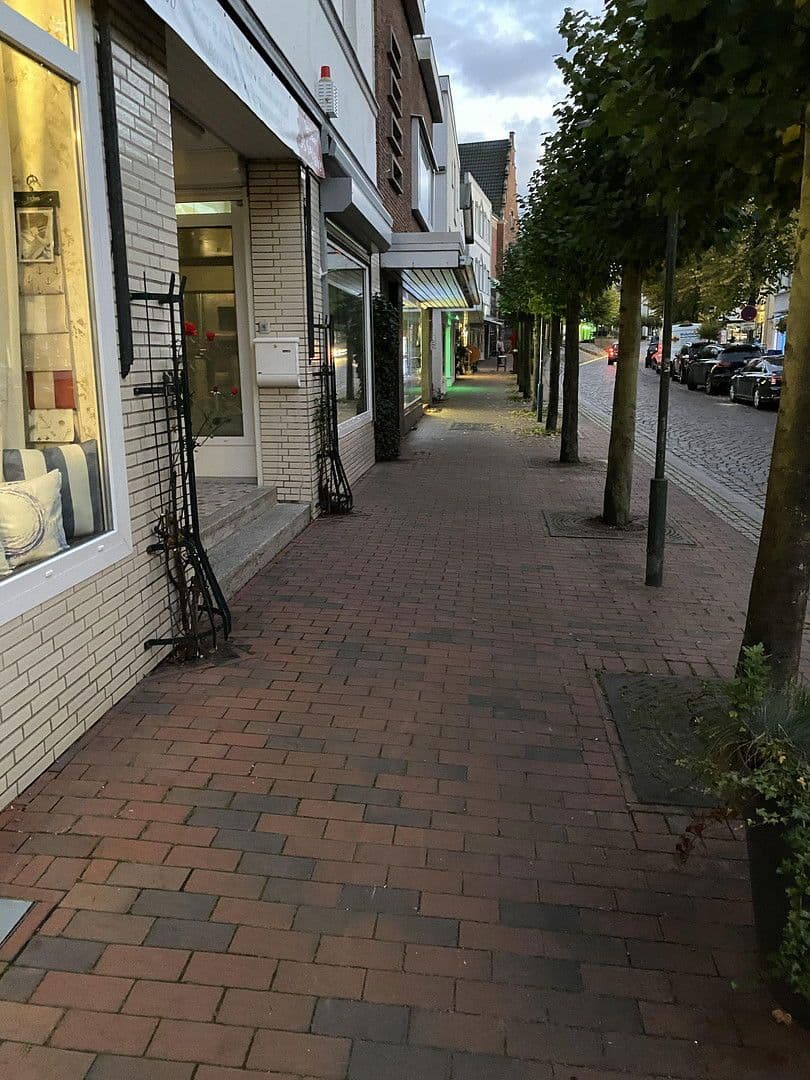 Prenájom nebytového priestoru 126 m², Bahnhofstr. 2, Bad Schwartau, Šlezvicko-Holštajnsko Prenájom nebytového priestoru 126 m², Bahnhofstr. 2, Bad Schwartau, Šlezvicko-Holštajnsko