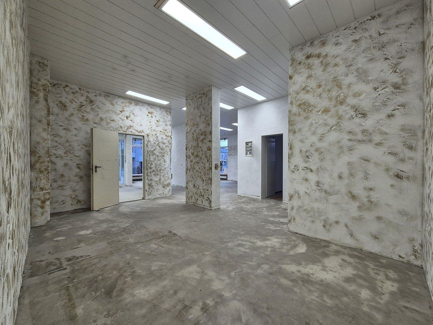 Prenájom nebytového priestoru 126 m², Bahnhofstr. 2, Bad Schwartau, Šlezvicko-Holštajnsko Prenájom nebytového priestoru 126 m², Bahnhofstr. 2, Bad Schwartau, Šlezvicko-Holštajnsko