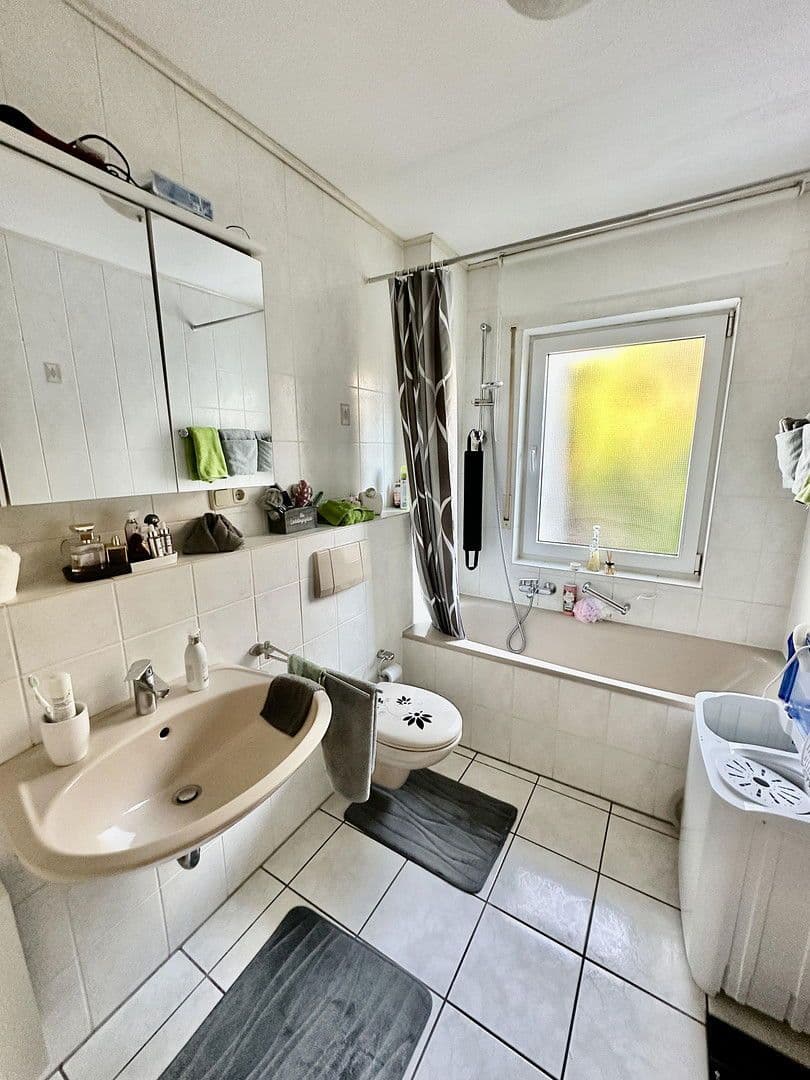 Prenájom bytu 2-izbový 65 m², Wallersstraße 52a, Bad Breisig, Porýnie-Falcko Prenájom bytu 2-izbový 65 m², Wallersstraße 52a, Bad Breisig, Porýnie-Falcko