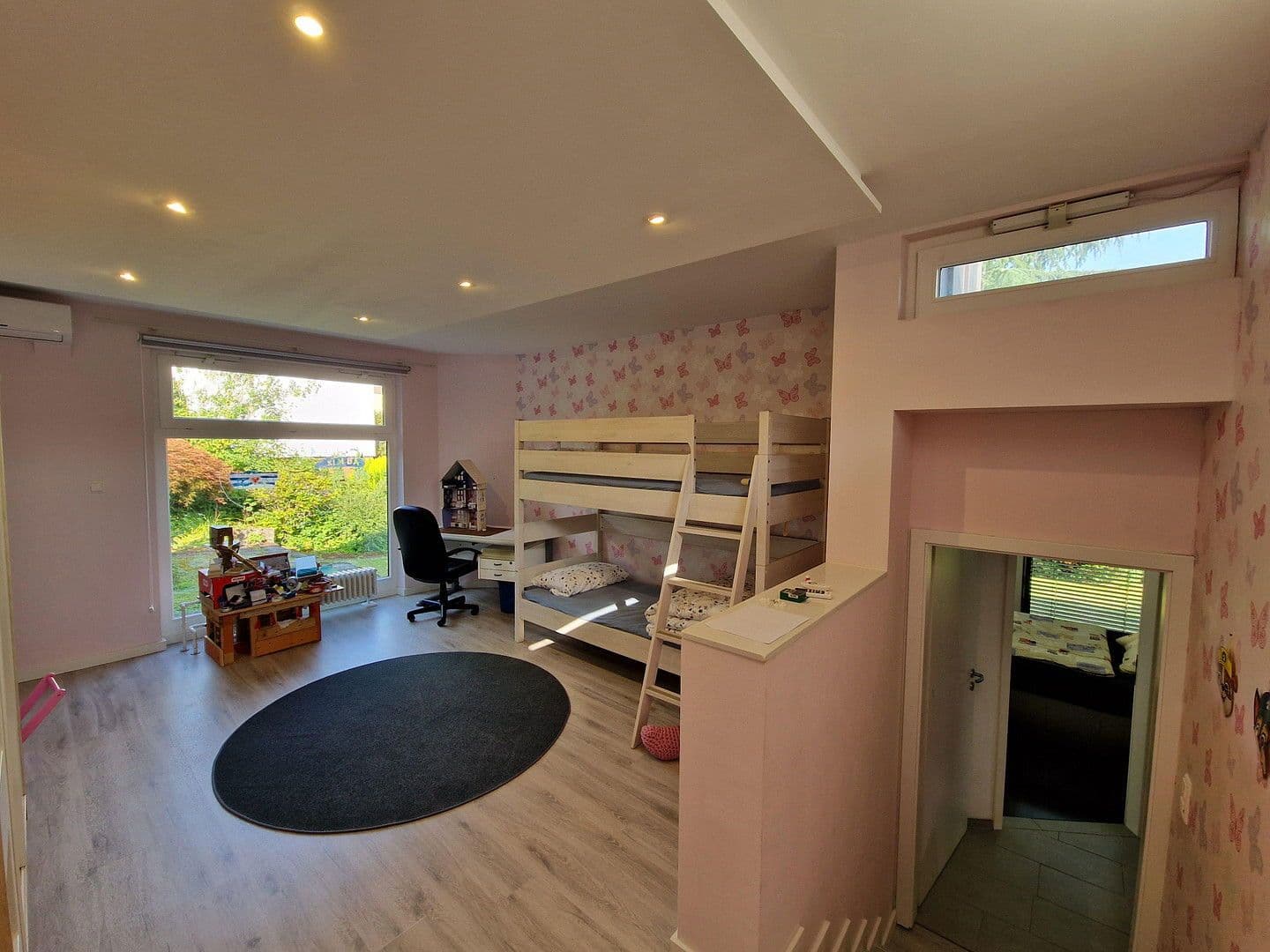 Predaj domu 221 m², pozemek 1.712 m², Schwäbisch Gmünd, Bádensko-Wurttembersko Predaj domu 221 m², pozemek 1.712 m², Schwäbisch Gmünd, Bádensko-Wurttembersko