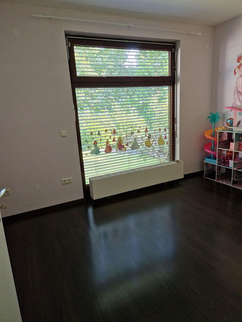 Predaj domu 221 m², pozemek 1.712 m², Schwäbisch Gmünd, Bádensko-Wurttembersko Predaj domu 221 m², pozemek 1.712 m², Schwäbisch Gmünd, Bádensko-Wurttembersko