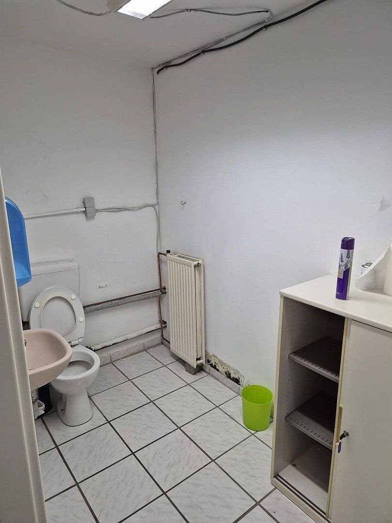 Prenájom nebytového priestoru 420 m², Hardenbergstraße 53, Krefeld, Severné Porýnie - Westfálsko Prenájom nebytového priestoru 420 m², Hardenbergstraße 53, Krefeld, Severné Porýnie - Westfálsko