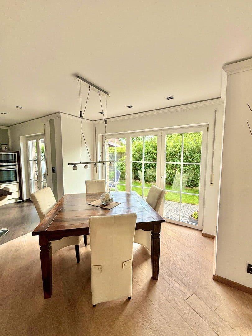 Predaj domu 190 m², pozemek 804 m², Buchholz in der Nordheide, Dolné Sasko Predaj domu 190 m², pozemek 804 m², Buchholz in der Nordheide, Dolné Sasko