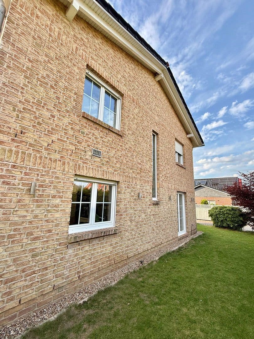 Predaj domu 190 m², pozemek 804 m², Buchholz in der Nordheide, Dolné Sasko Predaj domu 190 m², pozemek 804 m², Buchholz in der Nordheide, Dolné Sasko