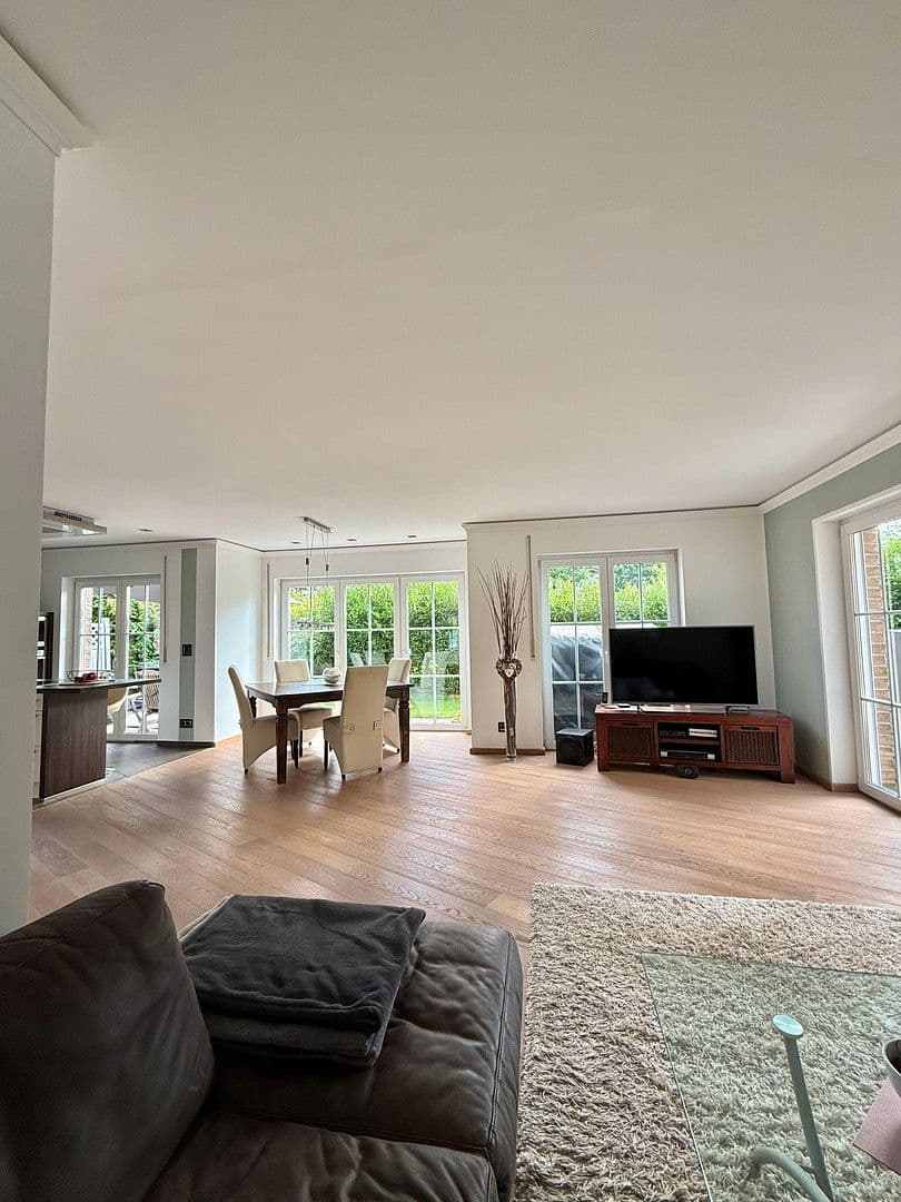 Predaj domu 190 m², pozemek 804 m², Buchholz in der Nordheide, Dolné Sasko Predaj domu 190 m², pozemek 804 m², Buchholz in der Nordheide, Dolné Sasko